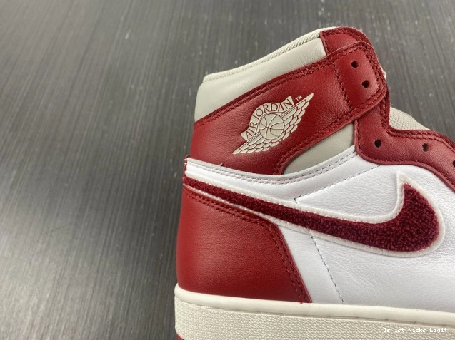 OG Newstalgia DJ4891-061 (W) 1 High Chenille Jordan 0808